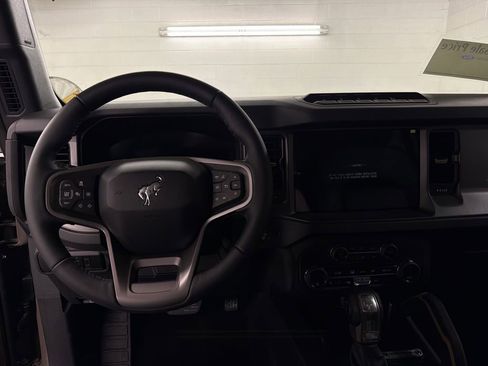 New 2026 Ford Bronco Badlands image 8