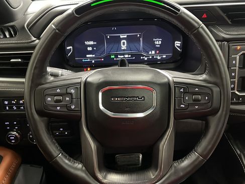 Used 2024 GMC Yukon Denali Ultimate AWD/4WD image 4