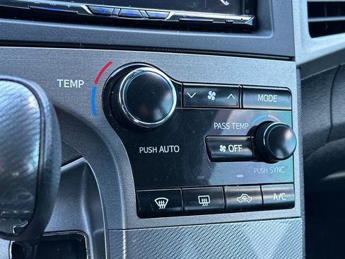 Used 2014 Toyota Venza LE image 23