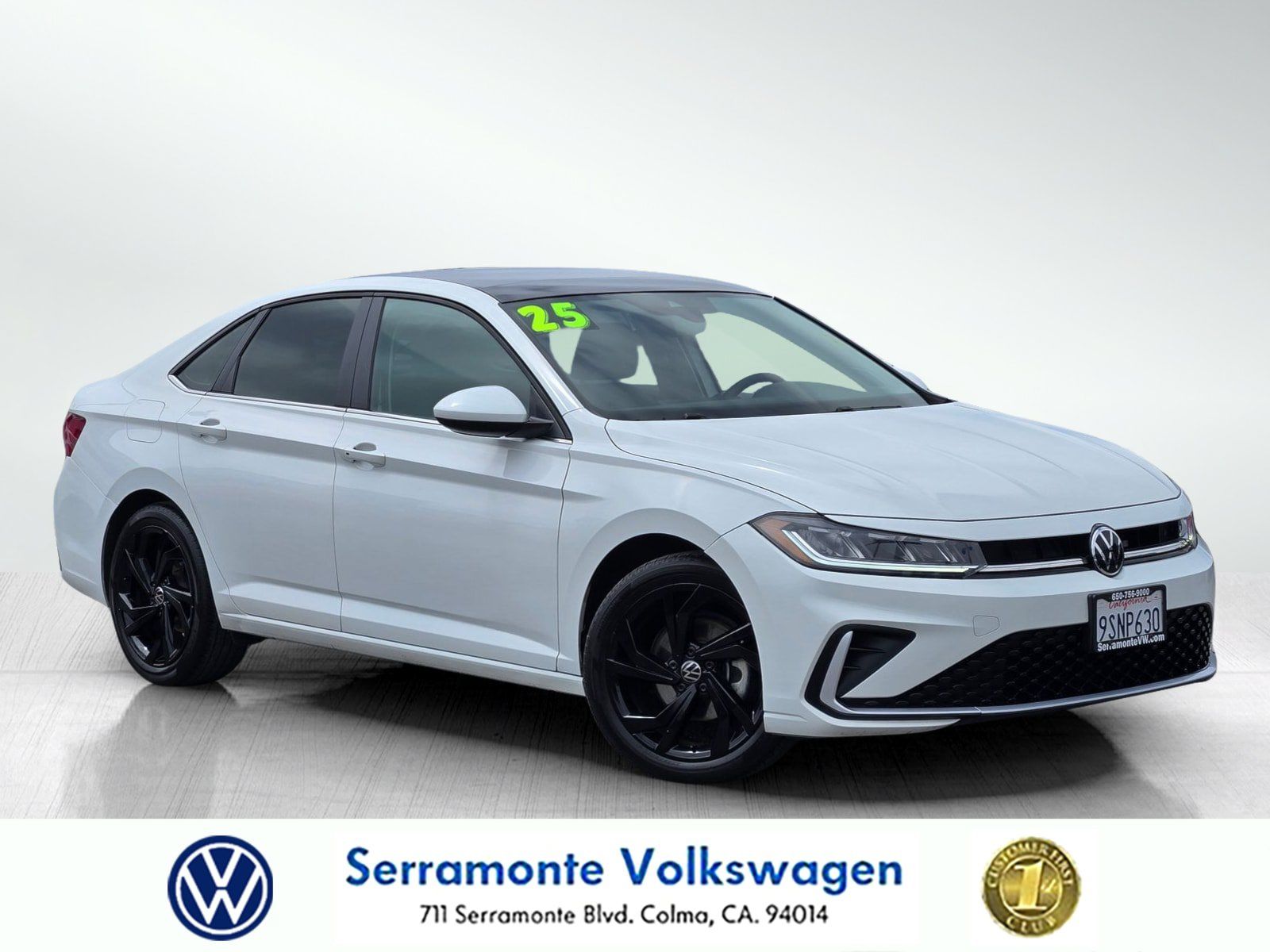 Used 2025 Volkswagen Jetta SE w/ Sunroof Package FWD image 1