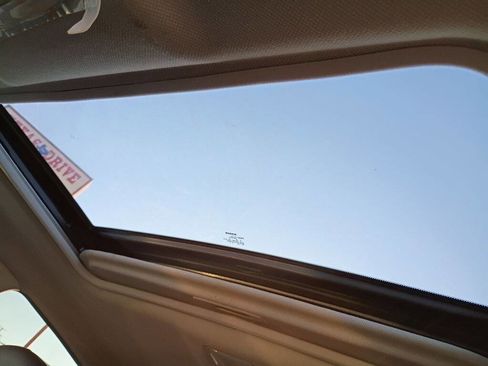 Used 2015 Nissan Sentra SR w/ SR Premium Package image 16