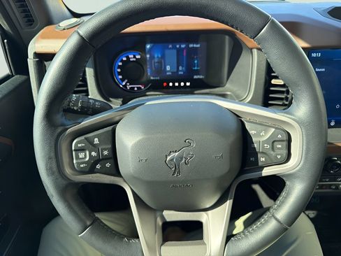 Used 2024 Ford Bronco Outer Banks AWD/4WD image 19