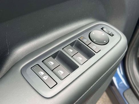 Certified 2025 Hyundai Santa Fe SEL image 17