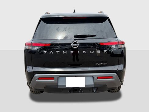 New 2026 Nissan Pathfinder Platinum FWD image 4