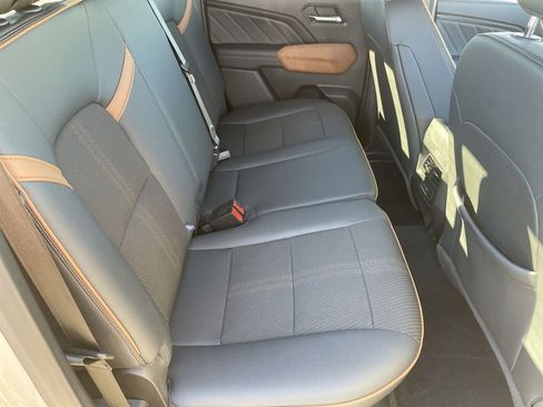 Used 2024 GMC Canyon AT4 image 24