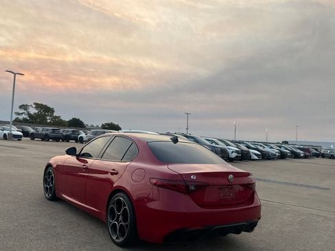 Used 2022 Alfa Romeo Giulia Veloce RWD image 16