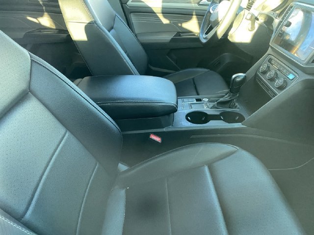 Used 2021 Volkswagen Atlas Cross Sport SE w/ Panoramic Sunroof Package FWD image 10