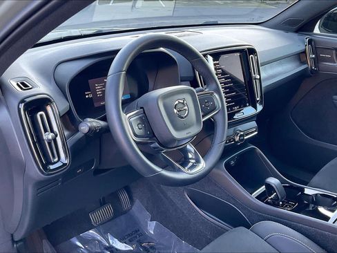 Used 2023 Volvo C40 P8 Recharge Ultimate image 17