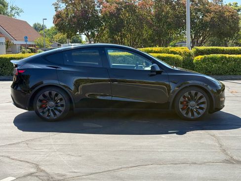 Used 2020 Tesla Model Y Performance image 4