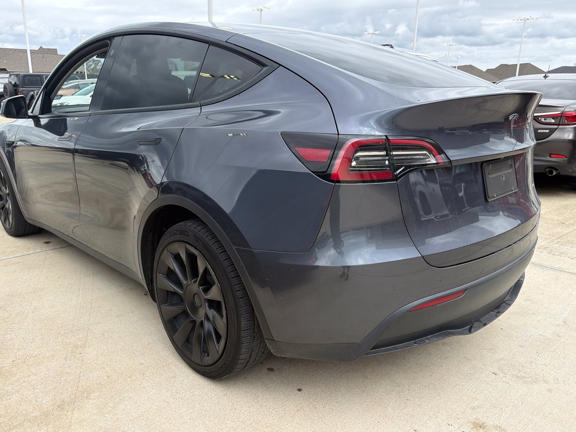 Used 2022 Tesla Model Y Long Range AWD/4WD image 5