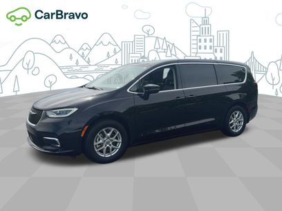 Used 2024 Chrysler Pacifica Touring-L
