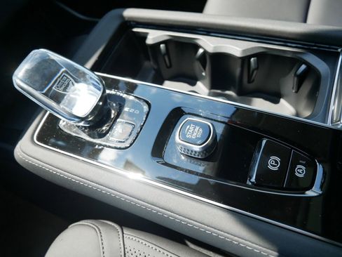 New 2026 Volvo XC90 B5 Plus image 9