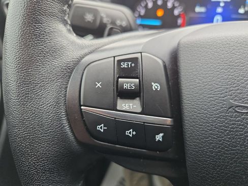 Used 2020 Ford Explorer XLT w/ Equipment Group 202A RWD image 18