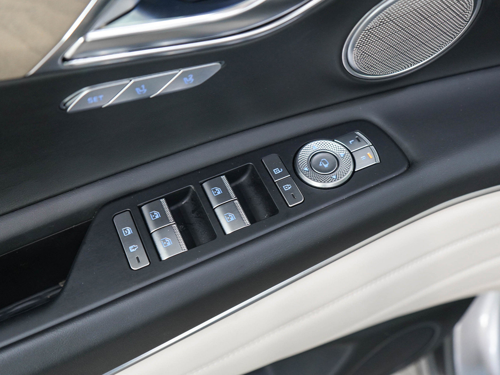 Used 2024 Genesis GV80 3.5T w/ Prestige Package AWD/4WD image 19