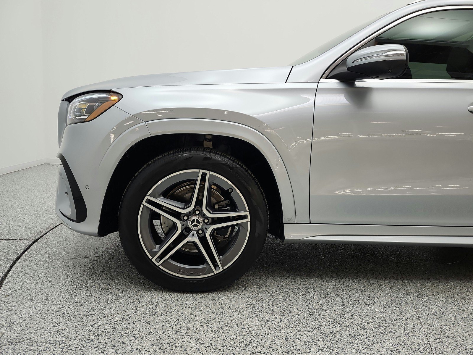 Certified 2025 Mercedes-Benz GLS 450 4MATIC w/ AMG Line Exterior image 22