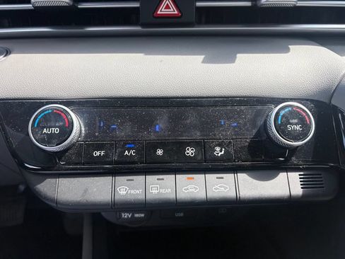 Used 2025 Hyundai Elantra Hybrid FWD image 22