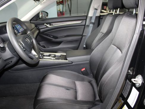 Used 2020 Honda Accord EX image 14