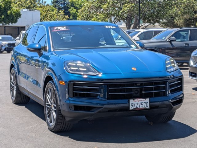 Used 2024 Porsche Cayenne AWD/4WD image 3