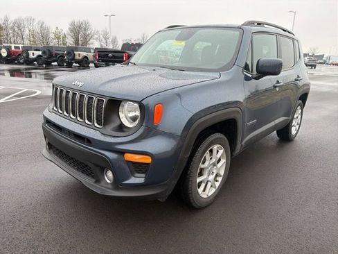 Used 2020 Jeep Renegade Latitude w/ Cold Weather Group image 2
