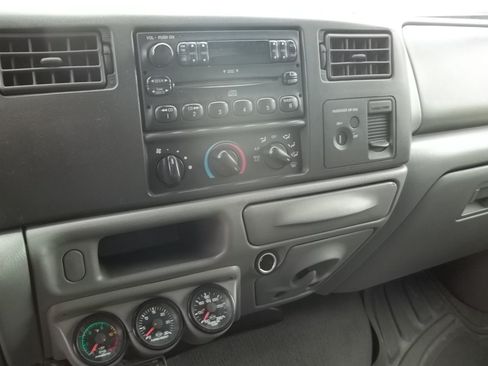 Used 2004 Ford F350 XLT RWD image 10