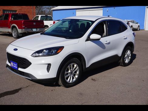 Used 2021 Ford Escape SE image 1