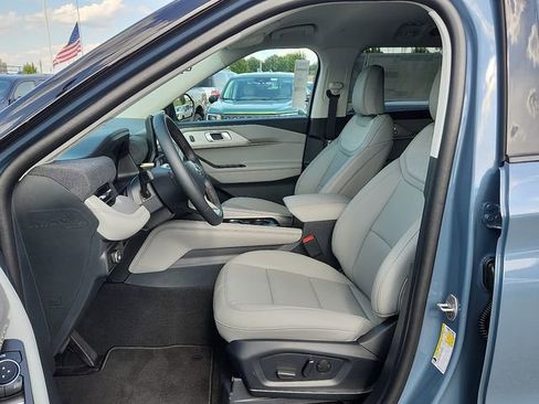 New 2025 Ford Explorer Active w/ Active Comfort Package image 6