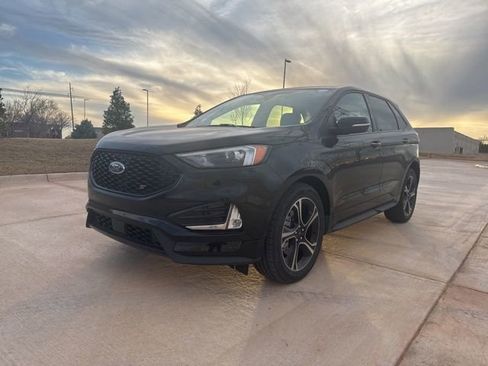 Used 2023 Ford Edge ST image 1