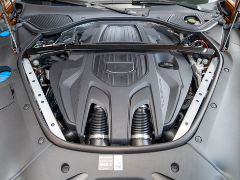 Certified 2025 Porsche Panamera 4 AWD/4WD image 25