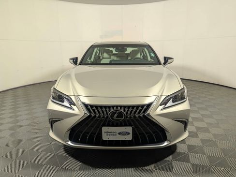 Used 2023 Lexus ES 300h w/ Premium Package image 3