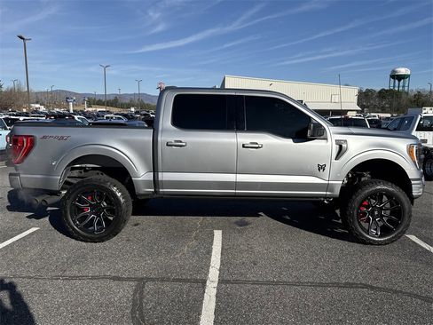 Used 2022 Ford F150 XLT w/ Equipment Group 302A High image 8