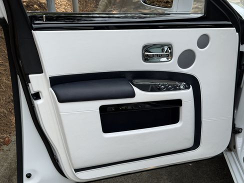 Used 2018 Rolls-Royce Ghost RWD image 8