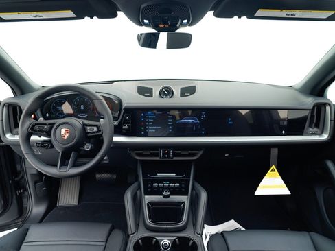 New 2026 Porsche Cayenne image 19