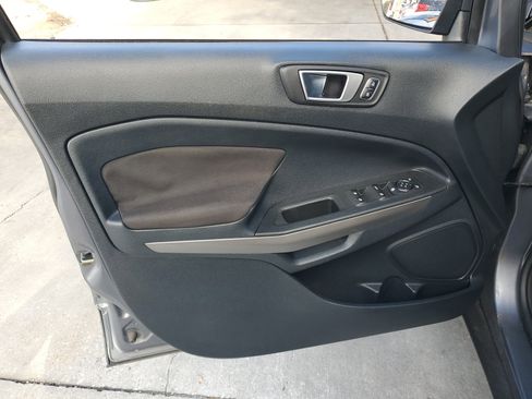 Used 2018 Ford EcoSport SE w/ SE Convenience Package image 9