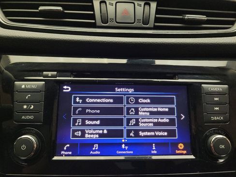 Used 2019 Nissan Rogue SV FWD image 25