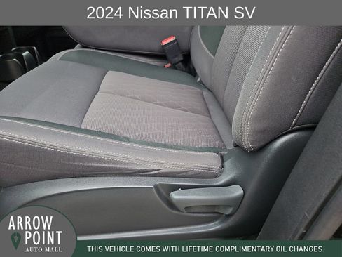 Used 2024 Nissan Titan SV RWD image 23