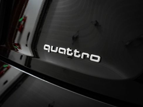 Used 2022 Audi e-tron Premium w/ Convenience Plus Package image 21