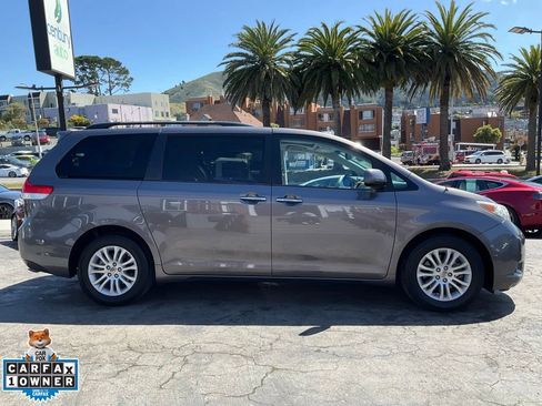 Used 2014 Toyota Sienna XLE image 3