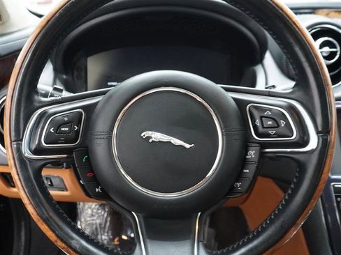 Used 2013 Jaguar XJ L Portfolio AWD/4WD image 11
