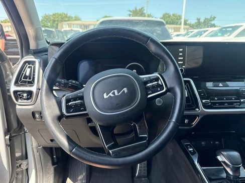 Used 2022 Kia Sorento SX Prestige w/ Rust Color Package AWD/4WD image 3