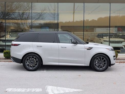 New 2026 Land Rover Range Rover Sport SE AWD/4WD image 8