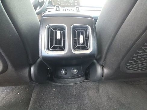 Used 2022 Kia Sorento LX image 25