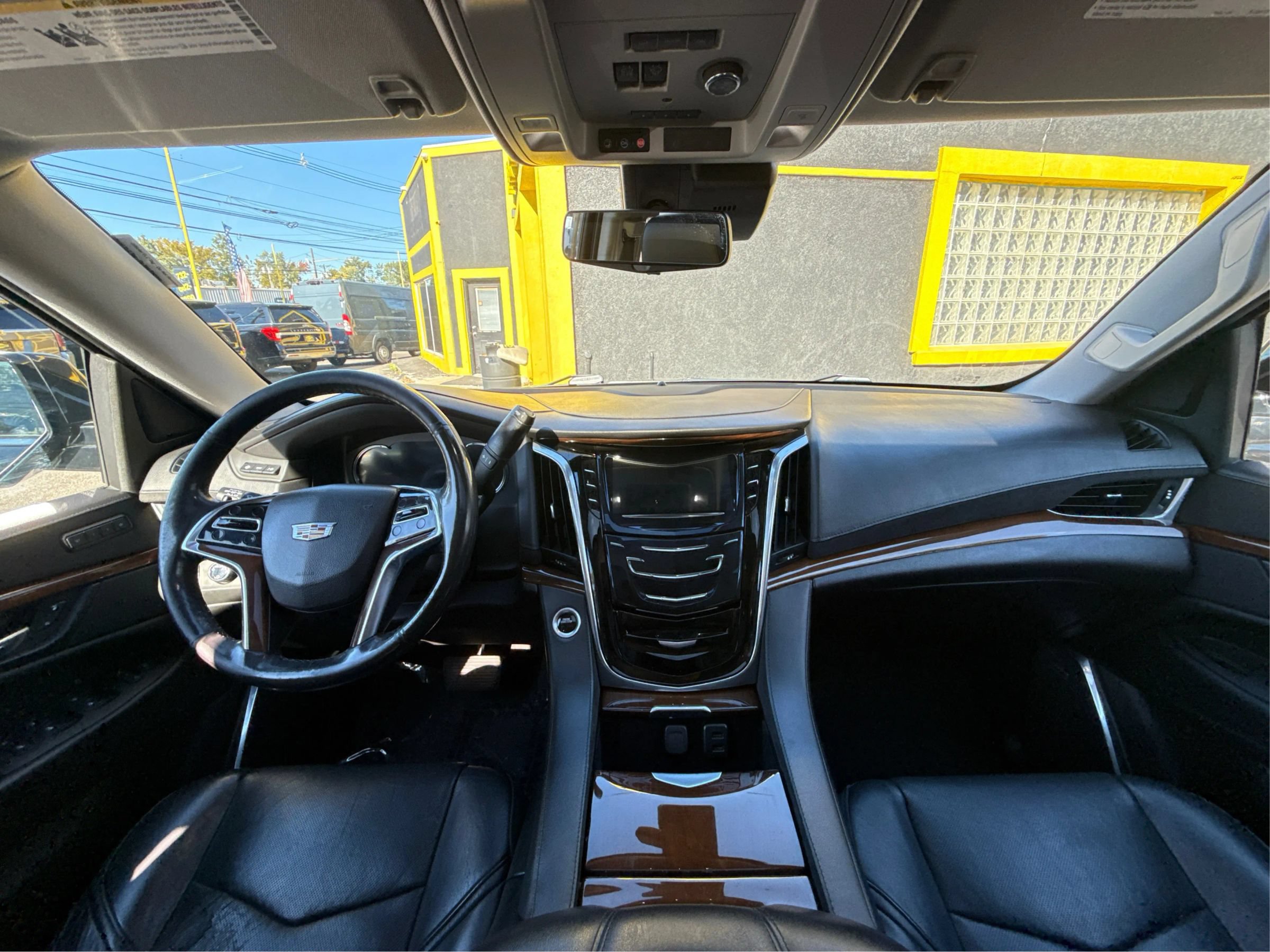 Used 2020 Cadillac Escalade ESV Luxury AWD/4WD image 31