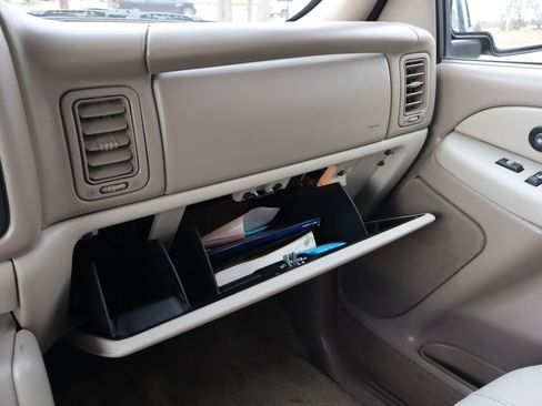 Used 2002 Chevrolet Tahoe LT image 35