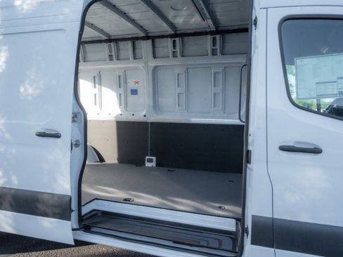New 2025 Mercedes-Benz Sprinter 2500 image 11
