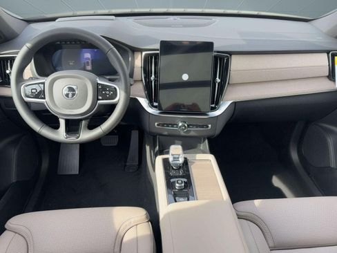 New 2026 Volvo XC90 B6 Ultra w/ Protection Package image 16