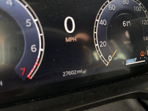 Used 2025 Jeep Grand Cherokee Altitude AWD/4WD image 20