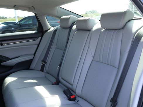 Used 2020 Honda Accord Touring image 13