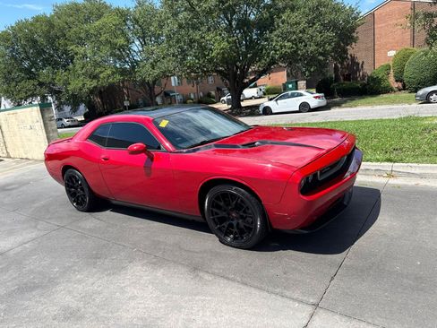 Used 2012 Dodge Challenger SXT Plus RWD image 2