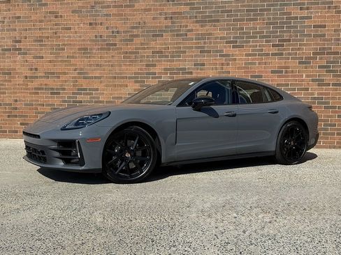 New 2025 Porsche Panamera 4 image 1