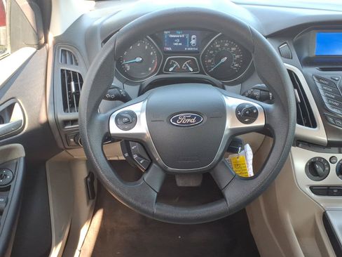 Used 2014 Ford Focus SE FWD image 5